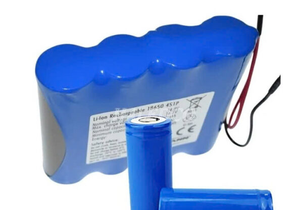 thay pin den nang luong mat troi